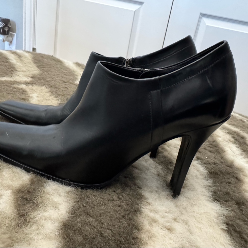 Prada Black Heeled Boots with Smooth Leather and Block Heel - Picture 4 of 8